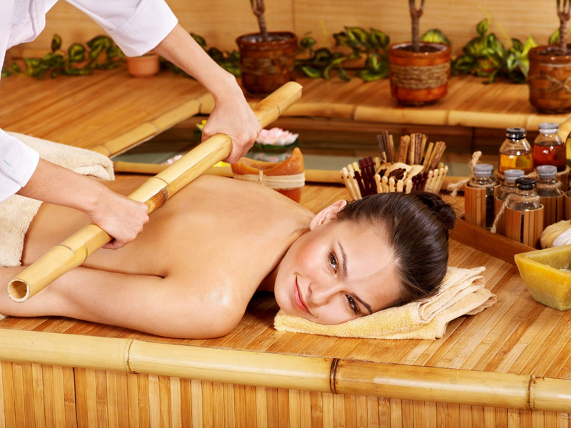 Bamboo massage promotes better circulation, lymphatic drainage and provides a deep sense of relaxation, combating sleep problems and insomnia.